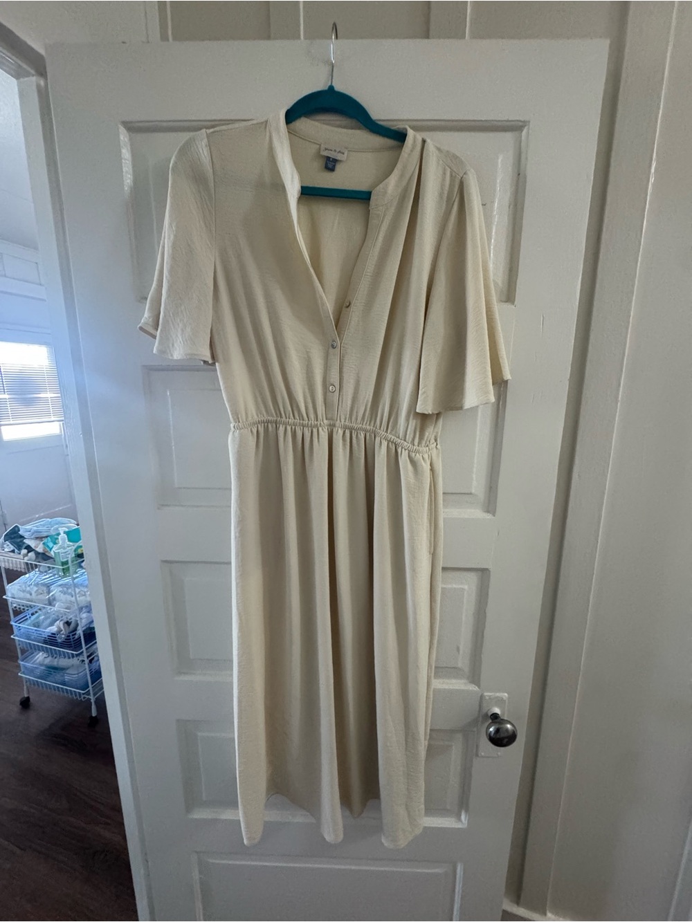 Elegant Cream V-Neck Midi Dress with Flutter Sleeves
